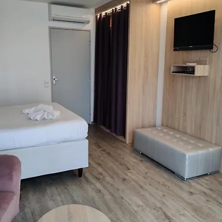 Le Jardin D'eden - Junior Pmr Luxe - Petit Déjeuner Inclus Pour 2 Personnes * Agde